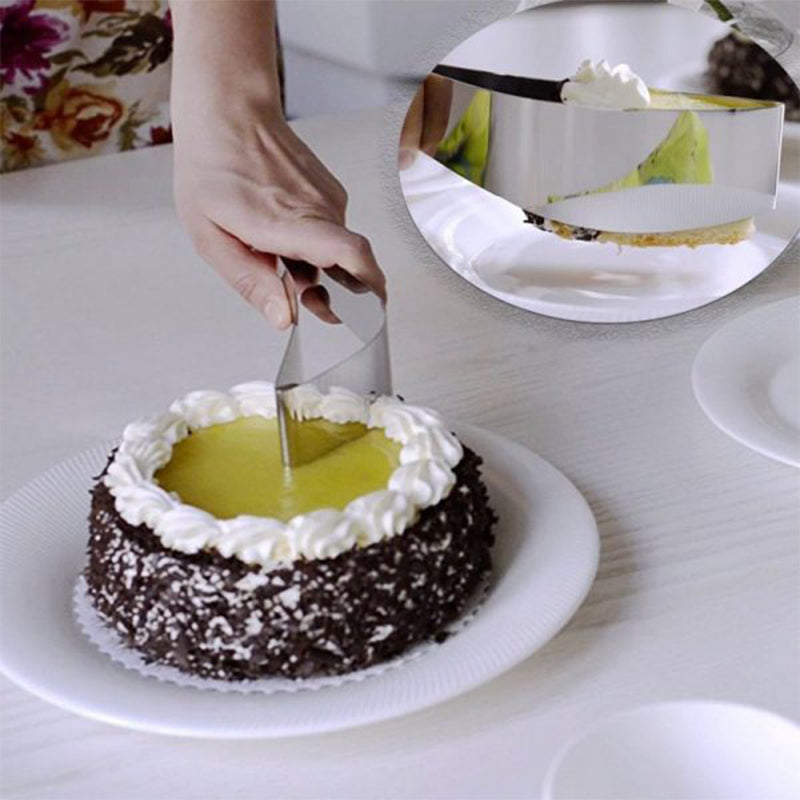 Simple cake cutter